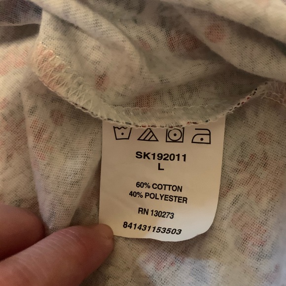 Chic Floral Polo - Picture 3 of 3